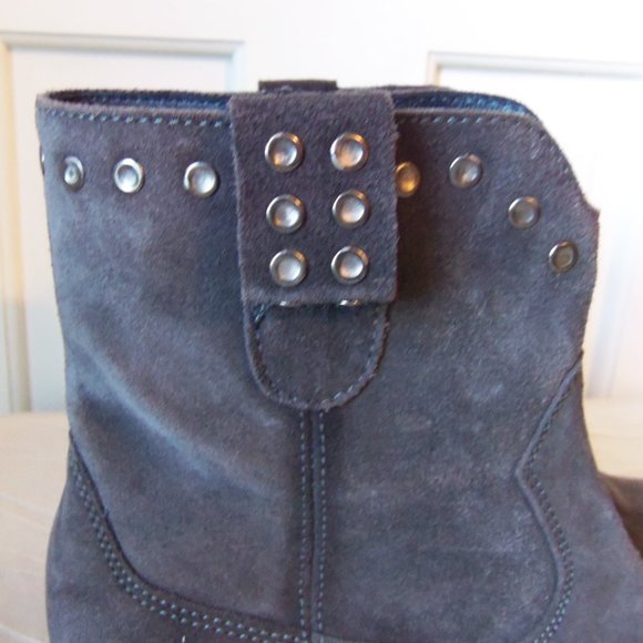 Kanna Gray Suede Studded Ankle Boots sz 36 - Picture 8 of 13
